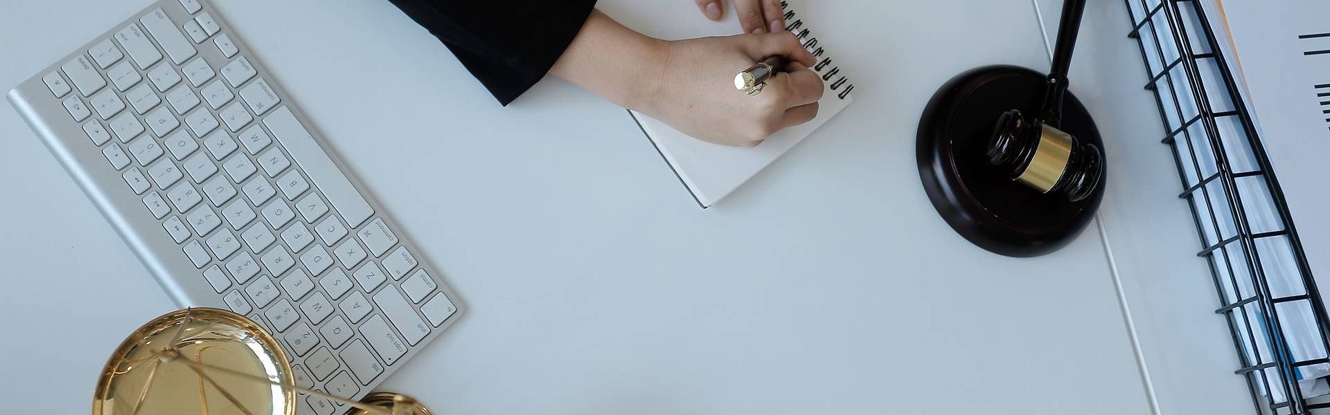 Precíz pénzügyi háttér, biztos működés